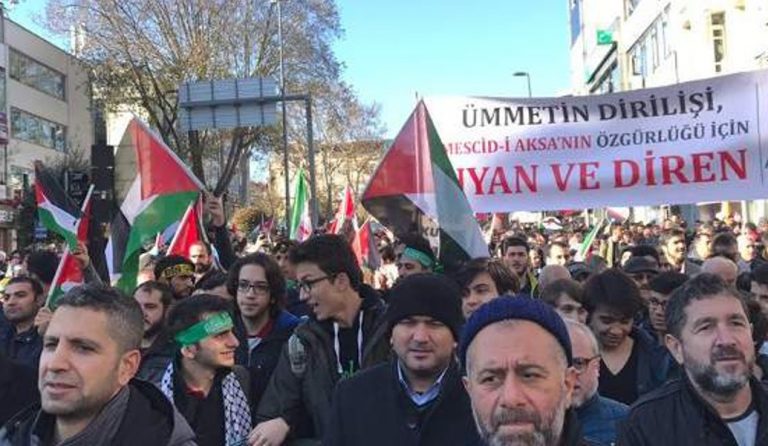 Κωνσταντινούπολη: Διαδήλωση κατά της απόφασης Τραμπ για την Ιερουσαλήμ (vid)