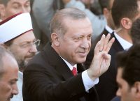 Ερντογάν από την Κομοτηνή: Δεν είναι δυνατόν να βάλουμε στην άκρη την ελληνική σημαία