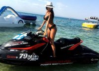 Η καλλονή του… Baywatch της Θεσσαλονίκης ζητά την προσοχή σου (pics)