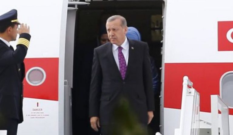 Ερντογάν: Στο Βερολίνο με την ελπίδα επανεκκίνησης των διμερών σχέσεων