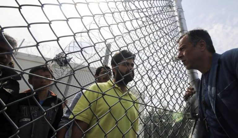Σταύρος Θεοδωράκης για τη Μόρια: Η κυβέρνηση ΣΥΡΙΖΑ – ΑΝΕΛ παντελώς ανίκανη και εδώ
