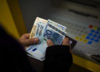 Κοινωνικό μέρισμα: Ξεκίνησε η διαδικασία – Σήμερα τα πρώτα χρήματα