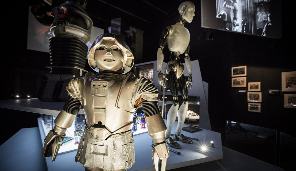 “Science Fiction: ταξίδι στο άγνωστο”: Με τη στήριξη της COSMOTE στη Στέγη του Ιδρύματος Ωνάση (vid)