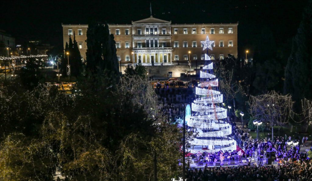 Δήμος Αθηναίων Χριστούγεννα 2018: Φωταγωγείται το χριστουγεννιάτικο δέντρο