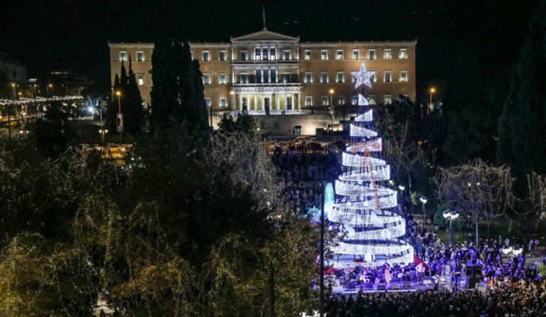 Δήμος Αθηναίων Χριστούγεννα 2018: Φωταγωγείται το χριστουγεννιάτικο δέντρο