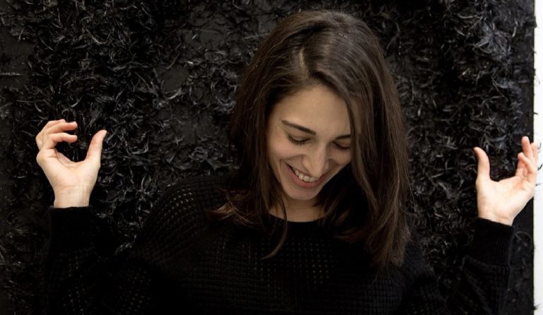 Μαρία Φραγκουδάκη: “Από τότε που θυμάμαι τον εαυτό μου ζωγραφίζω”