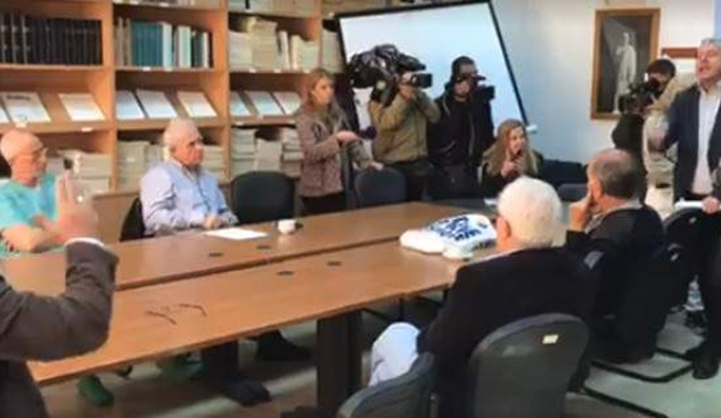 ΠΟΕΔΗΝ: Μέλη της εισέβαλαν στο νοσοκομείο “Ερυθρός Σταυρός” (vid)