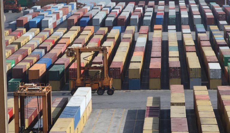 Eurostat: Στα 14,6 τρισ. ευρώ η συνολική αξία των εξαγωγών αγαθών-υπηρεσιών παγκοσμίως το 2016