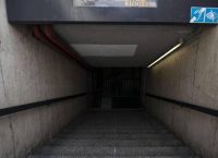 Μετρό: Άστεγη σπρώχνει στις ράγες του μετρό στο Βουκουρέστι νεαρή γυναίκα (vid)