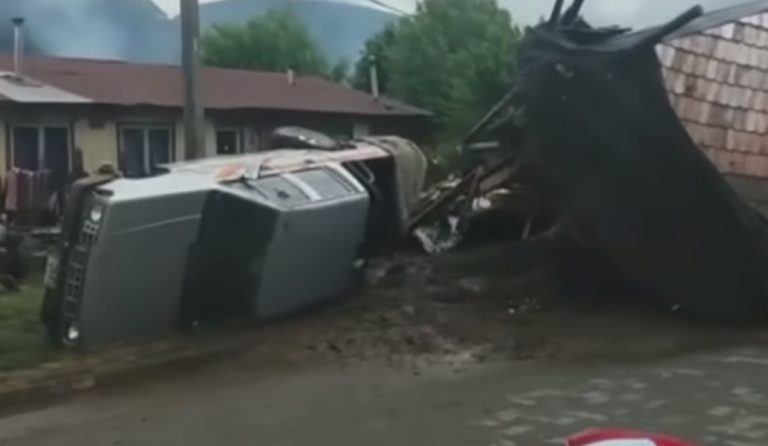 Χιλή: Έντεκα νεκροί από κατολισθήσεις λάσπης (vid)