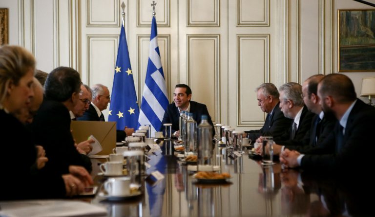 Αλέξης Τσίπρας σε τραπεζίτες: Βάλτε στο στόχαστρο τους μεγαλομπαταχτσήδες (vid)