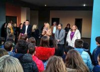 Περιφέρεια Αττικής: Προσέφερε 15 ηλεκτρονικούς υπολογιστές σε δύο σχολεία της Νέας Ιωνίας