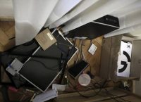 ΕΣΗΕΜ-Θ για τους κουκουλοφόρους: Οργανωμένη επιχείρηση τρομοκράτησης των δημοσιογράφων