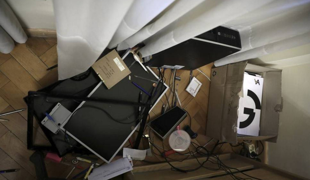 ΕΣΗΕΜ-Θ για τους κουκουλοφόρους: Οργανωμένη επιχείρηση τρομοκράτησης των δημοσιογράφων