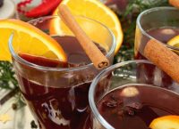 Glühwein: Δείτε πώς θα το φτιάξετε και εσείς το απόλυτο κρασί των γιορτών τώρα που κάνει κρύο
