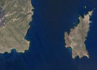 Μύκονος: Προσάραξη πλοίου σε βραχονησίδα – Διεσώθη το πλήρωμα (vid)