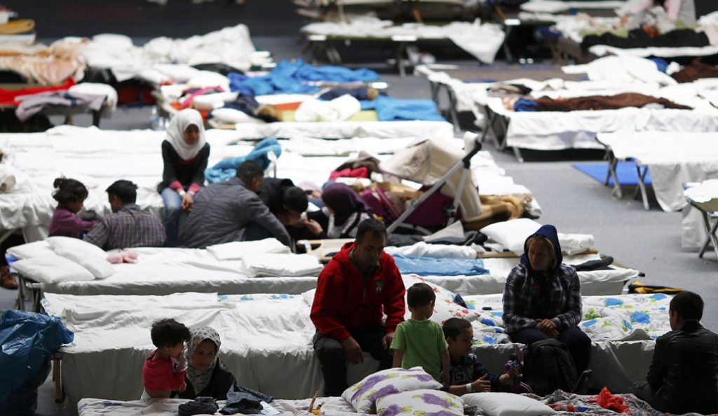 Eυρωπαϊκή Επιτροπή: Προτάσεις για τα «ελεγχόμενα κέντρα» μεταναστών
