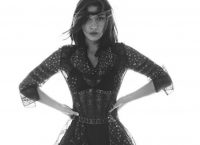 Bella Hadid: Το πρώτο εξώφυλλο του 2018 για τη Vogue Κορέας