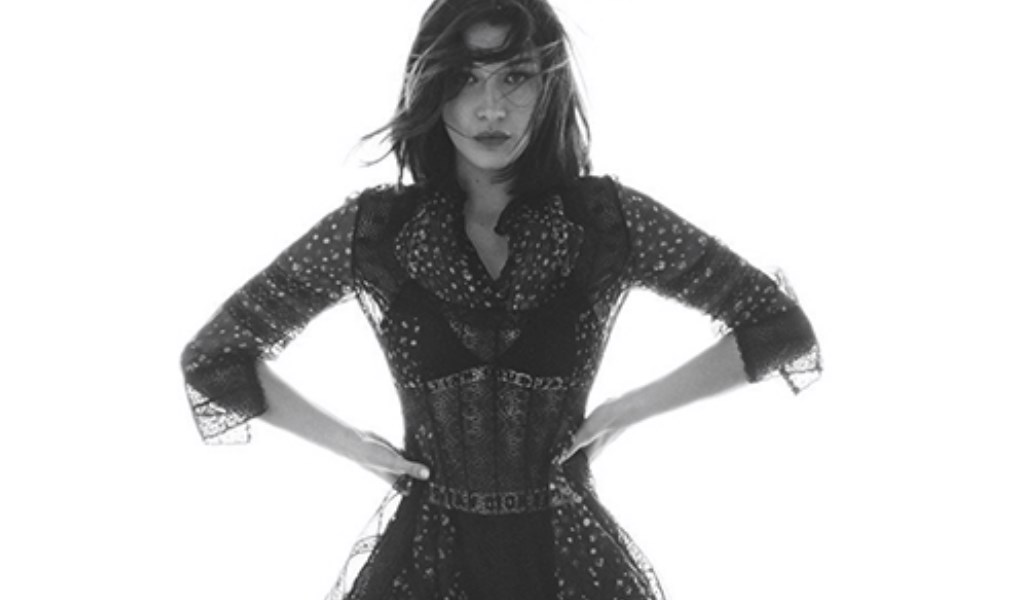Bella Hadid: Το πρώτο εξώφυλλο του 2018 για τη Vogue Κορέας