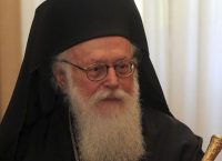 Ιλίρ Μέτα: Έδωσε την αλβανική ιθαγένεια στον αρχιεπίσκοπο Αναστάσιο