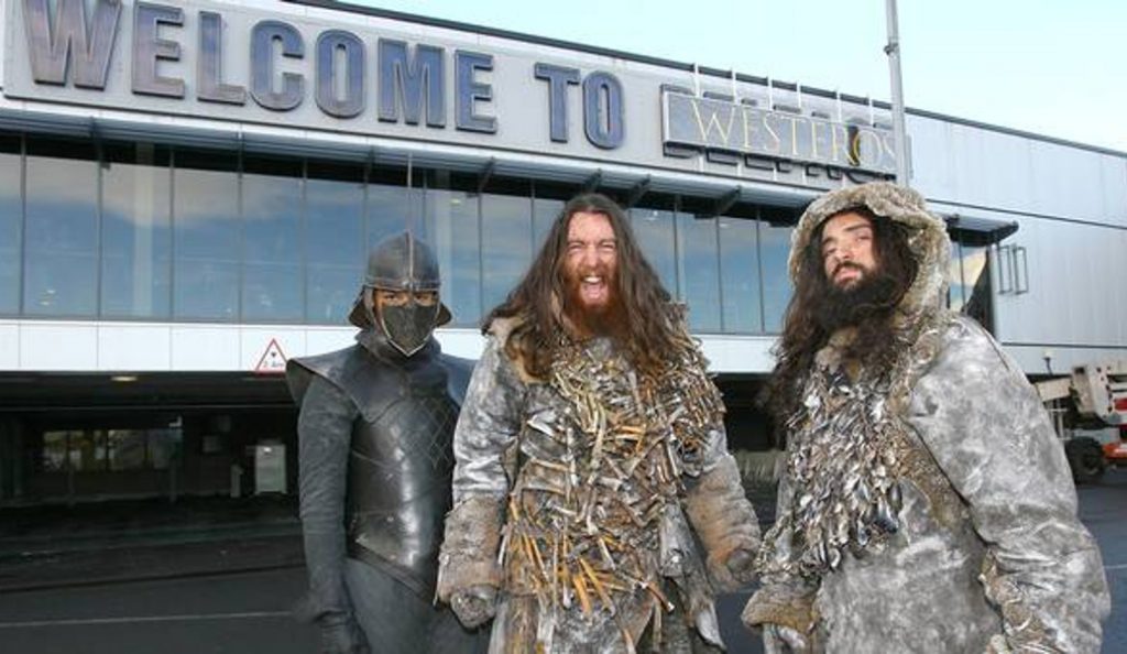 Φανατικοί με το “Game of Thrones” στο Μπέλφαστ: Το αεροδρόμιο μετονομάστηκε σε Γουέστερος