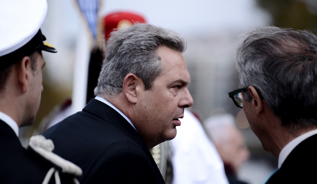 Βουλευτές του ΣΥΡΙΖΑ ζητούν από τον Καμμένο να απαλειφθεί ο όρος “λαθρομετανάστευση”