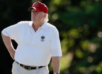 ΗΠΑ: Φορτηγό έκρυψε από τις κάμερες τον Ντόναλντ Τραμπ ενώ έπαιζε γκολφ