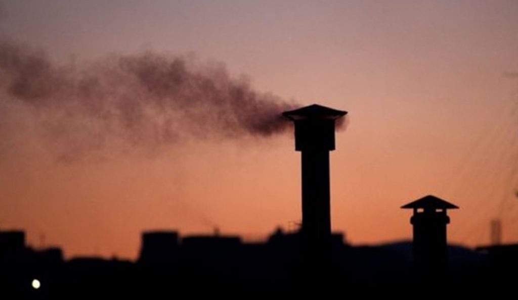 Περιφέρεια Θεσσαλίας: Περιορισμό στη χρήση τζακιών και σομπών