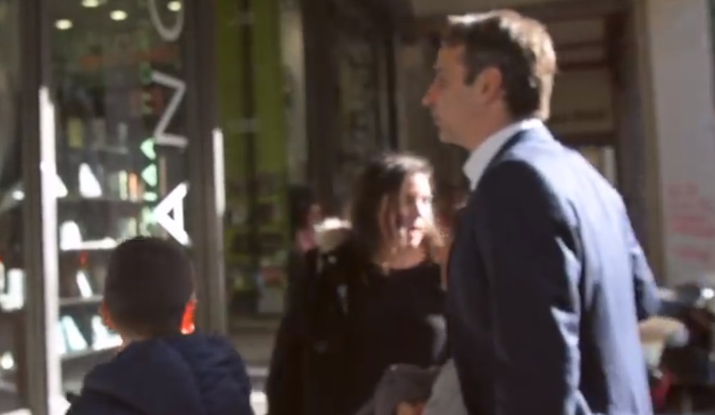 Κυριάκος Μητσοτάκης: Περίπατος με παιδιά από τα παιδικά χωριά SOS (vid)
