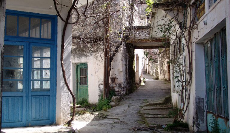 Κρήτη: Το εγκαταλελειμμένο χωριό Καλάμι “ταξιδεύει” στο Λος Άντζελες (vid)