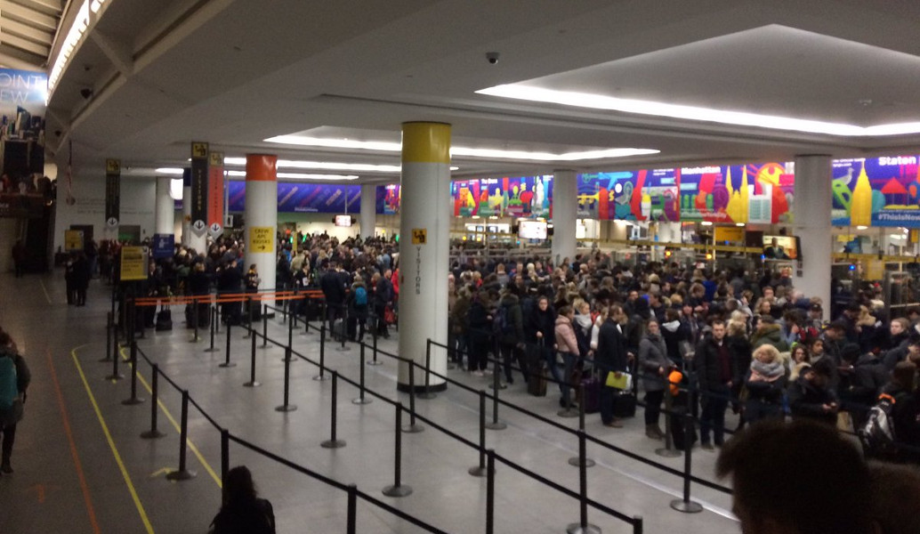 ΗΠΑ: “Έπεσε” το σύστημα ελέγχου διαβατηρίων στα αεροδρόμια (pic &vid)