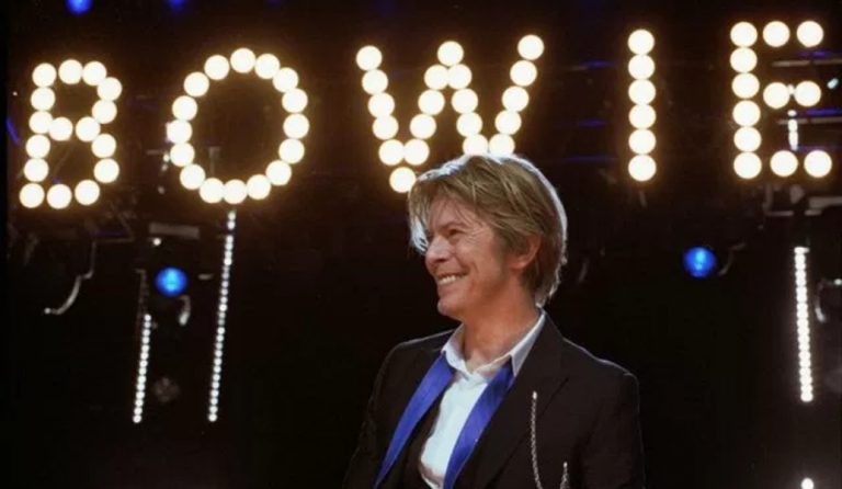 Ντέιβιντ Μπόουι: Μαραθώνιος ανάγνωσης με τα αγαπημένα του βιβλία