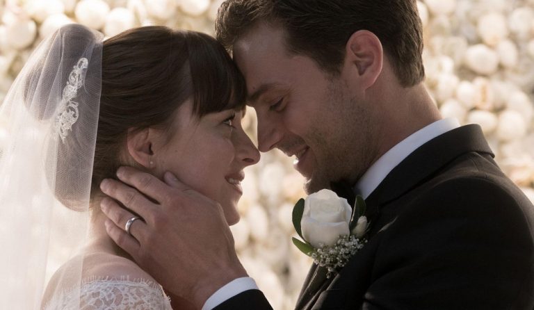 Fifty Shades Freed: Η επιστροφή στου ζεύγους Grey επιφυλάσσει πολλές εκπλήξεις (vid)