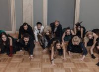 “Κακά θηλυκά, κι Ανάποδα, οι Γυναίκες” στο Δημοτικό Θέατρο Πειραιά