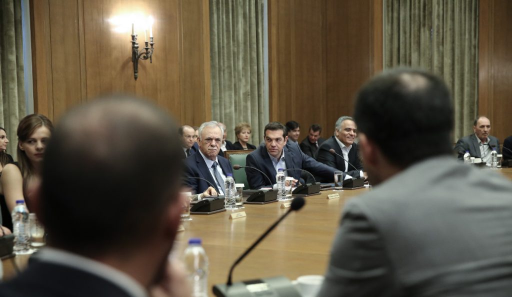 Υπουργικό συμβούλιο: Ο Αλέξης Τσίπρας παρουσιάζει το αναπτυξιακό σχέδιο