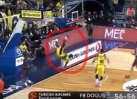 Ανατριχιαστικός τραυματισμός του Νάναλι της Φενέρ – Πάγωσε το γήπεδο (vid)