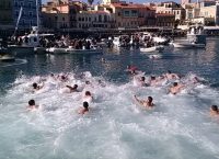 Θεοφάνεια: Εορτασμός με κατάνυξη από την Ήπειρο μέχρι τα Χανιά (vids)