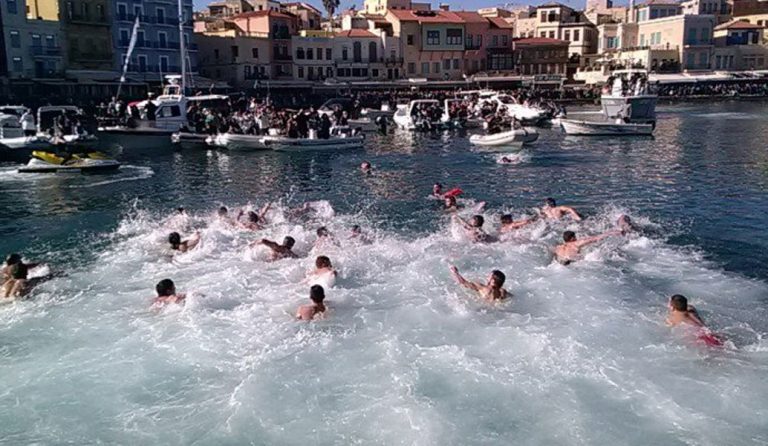 Θεοφάνεια: Εορτασμός με κατάνυξη από την Ήπειρο μέχρι τα Χανιά (vids)