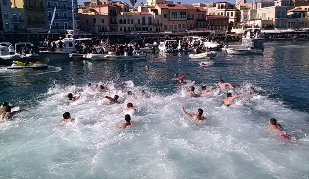 Θεοφάνεια: Εορτασμός με κατάνυξη από την Ήπειρο μέχρι τα Χανιά (vids)