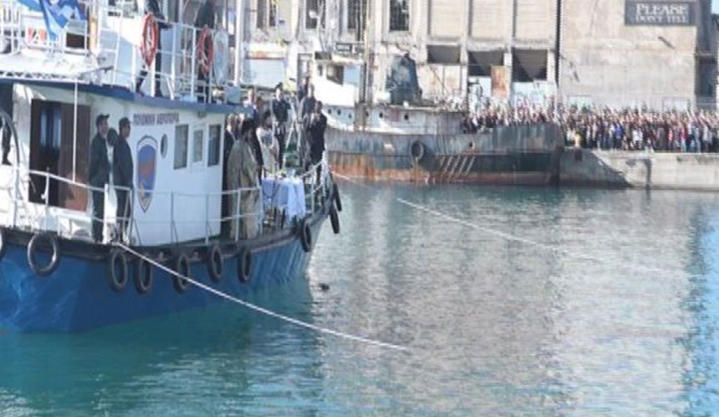 Καλαμάτα: Απελευθέρωσαν νεκρό περιστέρι στον εορτασμό των Θεοφανείων (vid)
