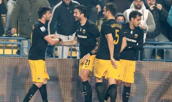 Αποθεώθηκε η ΑΕΚ στο Αγρίνιο (vid)