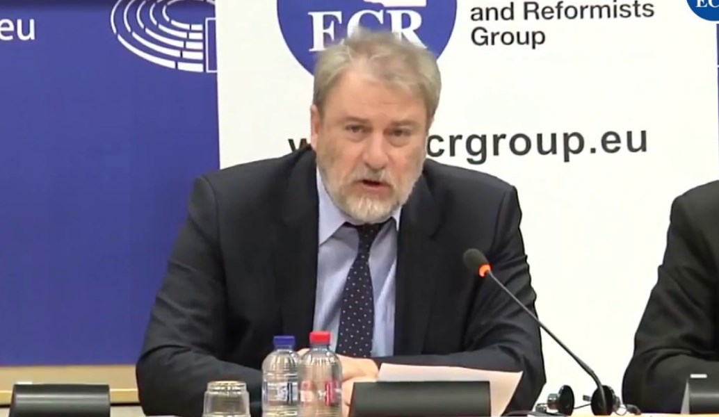 Νότης Μαριάς: Ζητά δημοψήφισμα για το Σκοπιανό