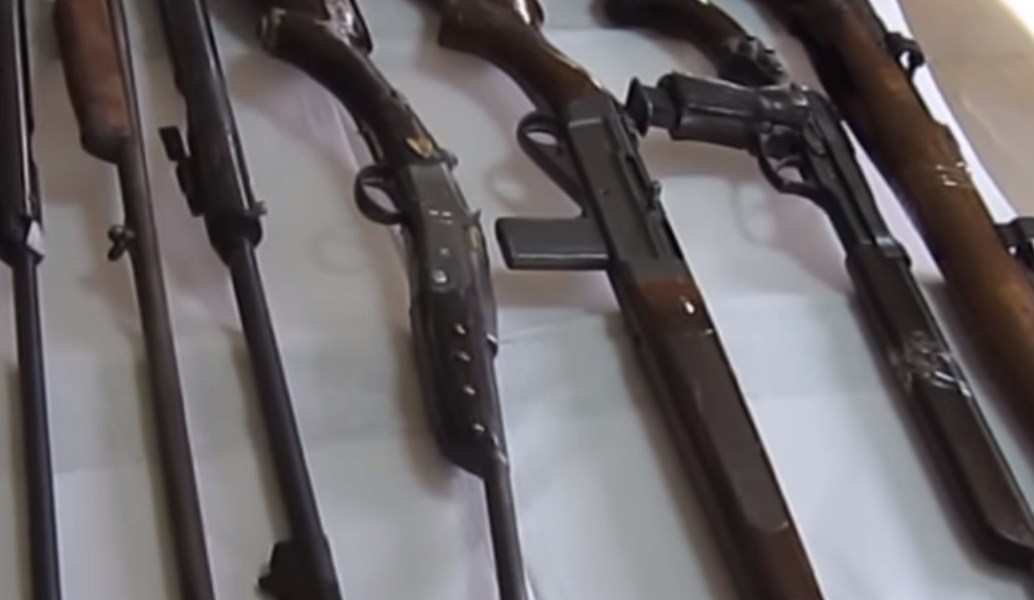 Πάτρα: Βρέθηκαν εργαστήρια κατασκευής και συναρμολόγησης όπλων (vid)