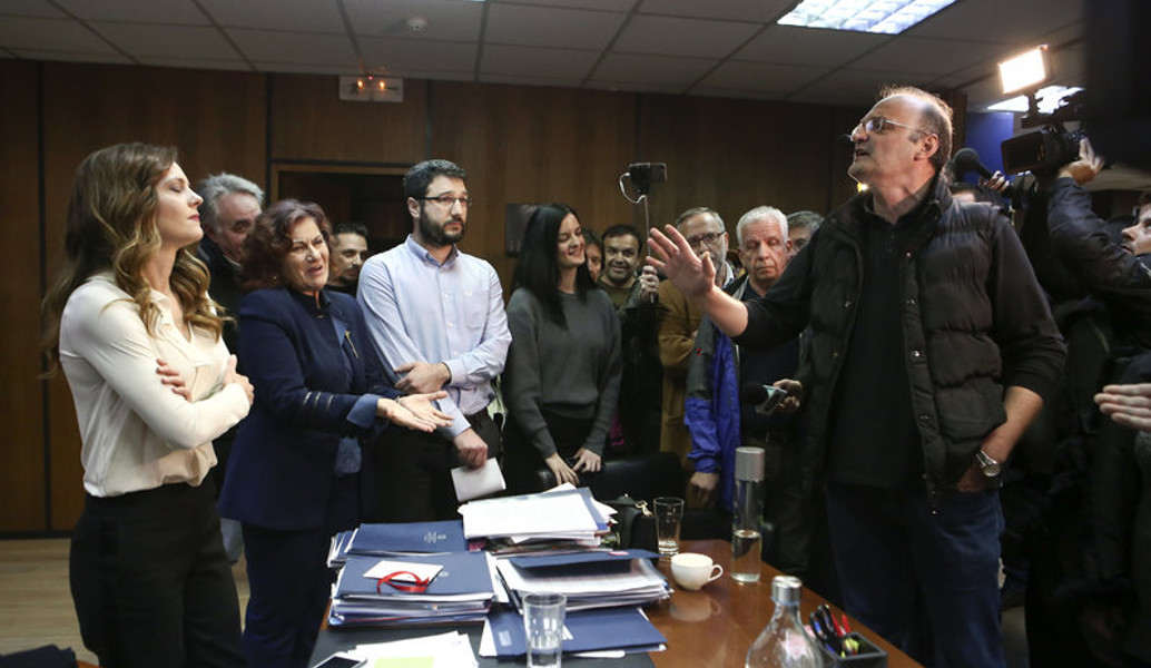 ΠΑΜΕ: Ανακοίνωση για την “έφοδο” στο Υπουργείο Εργασίας