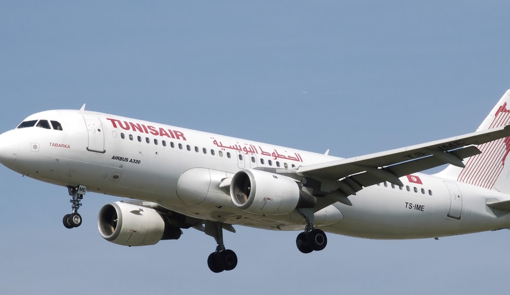 Tunisair: Η στιγμή που οι επιβάτες μένουν νηστικοί (pics)