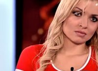 Όταν η σέξι ξανθιά του Survivor 2 τα έβαλε με τον τραπεζίτη του «Deal» (pics & vid)