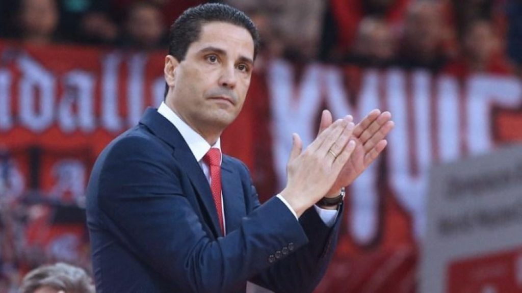 Σφαιρόπουλος: ”Δεν υπάρχουν Μεσσίες”