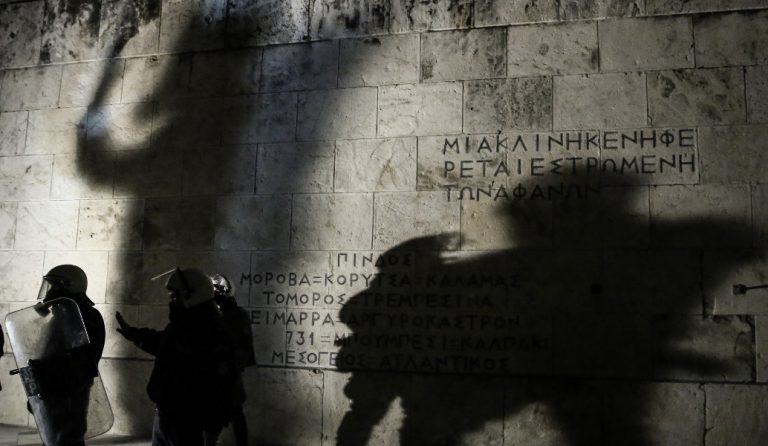 Η Μεγαλοοικονόμου, οι μολότοφ και τα 154 “ναι”