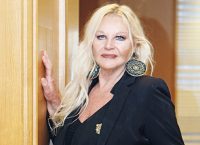 Αποκλειστικό: Αννούλα Βασιλείου: “Η ζωή του Μανώλη Αγγελόπουλου θα γίνει θεατρική παράσταση”