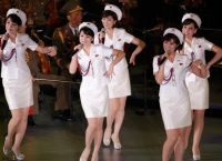 Κιμ Γιονγκ Ουν: Αυτή είναι η γυναικεία μπάντα του βορειοκορεάτη ηγέτη (pics & vids)